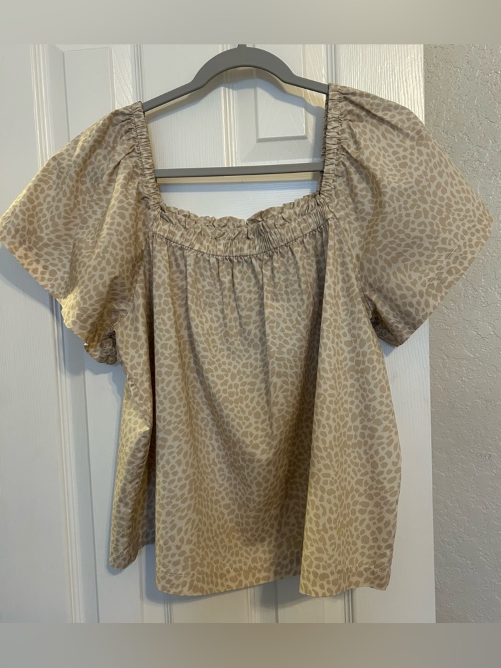 GAP Beige Leopard Print Puff Sleeve Blouse